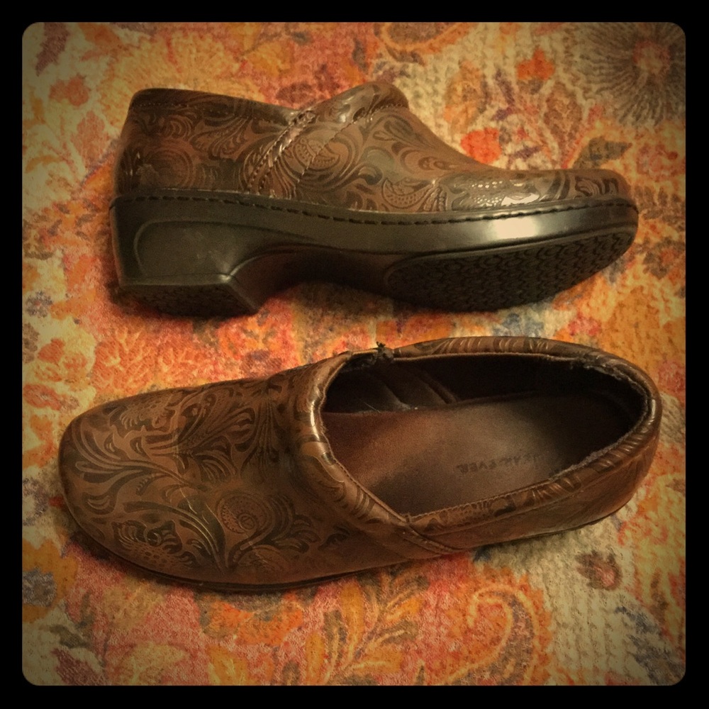Wear Ever Brown Casual Shoe